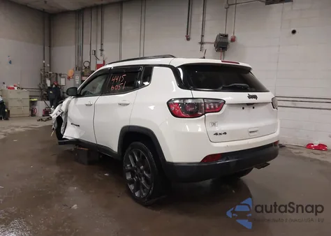 2021 Jeep Compass 80Th Anniversary 4X4 z USA, uszkodzony, nr VIN 3C4NJDEB8MT589358